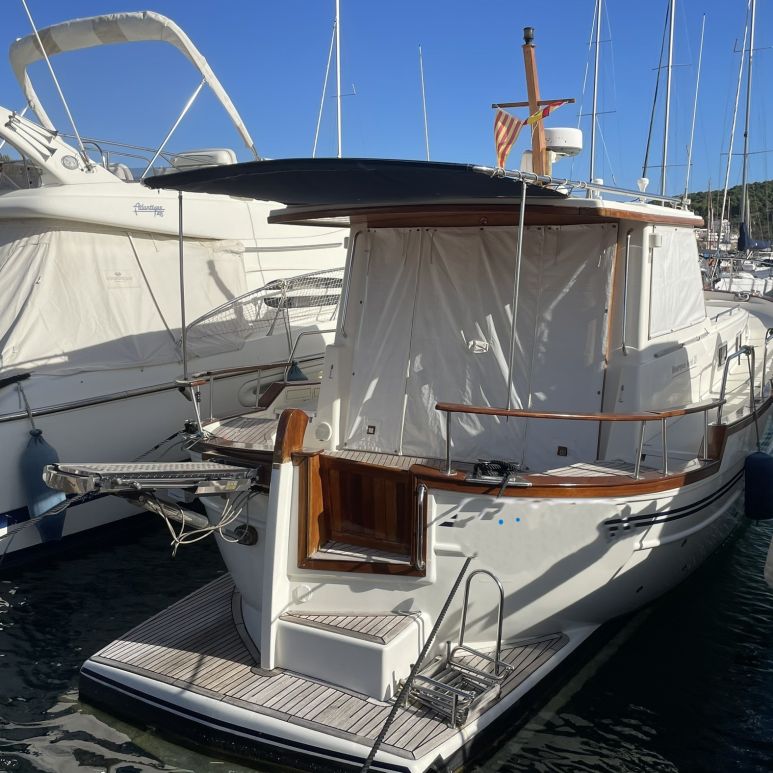 MENORQUIN YACHT 120