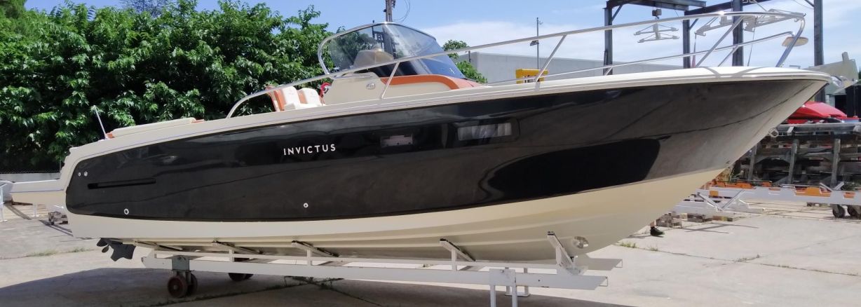 INVICTUS 280 CX