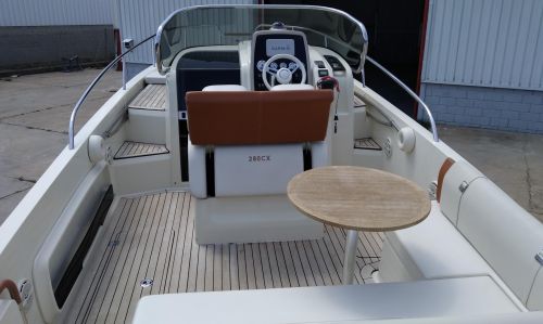 INVICTUS 280 CX