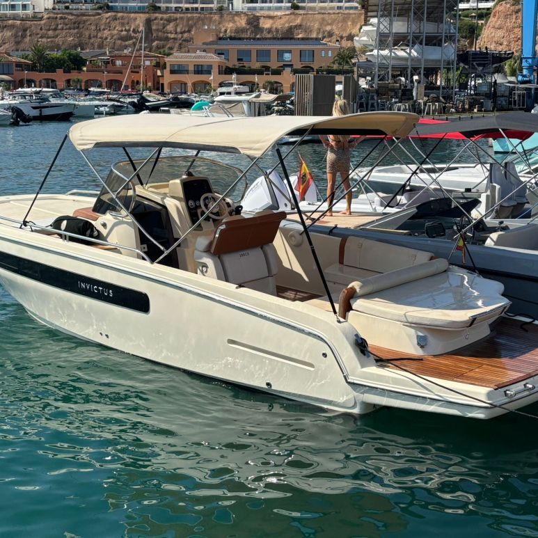 INVICTUS 280 CX