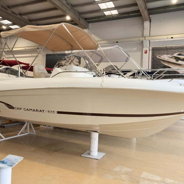JEANNEAU CAP CAMARAT 635 STYLE
