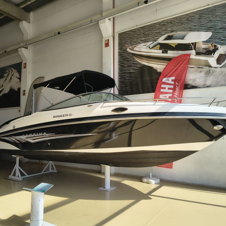 RINKER CAPTIVA 246