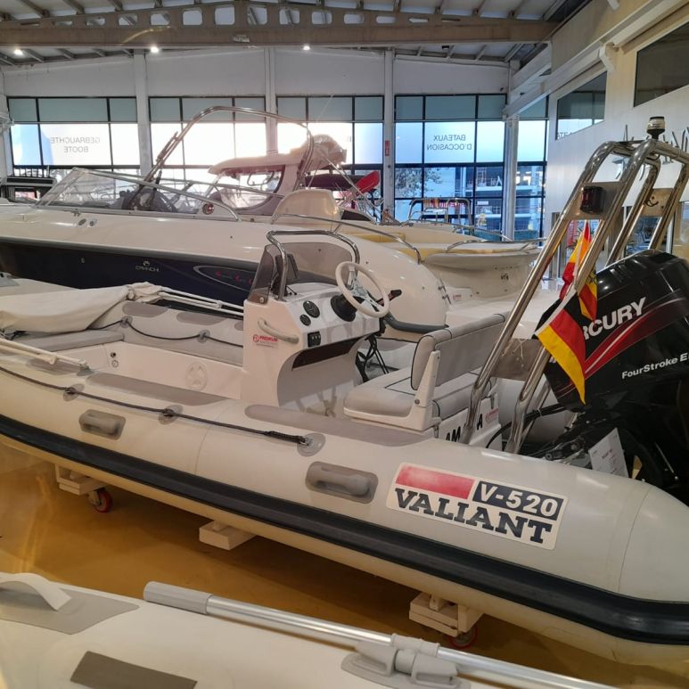 VALIANT 520