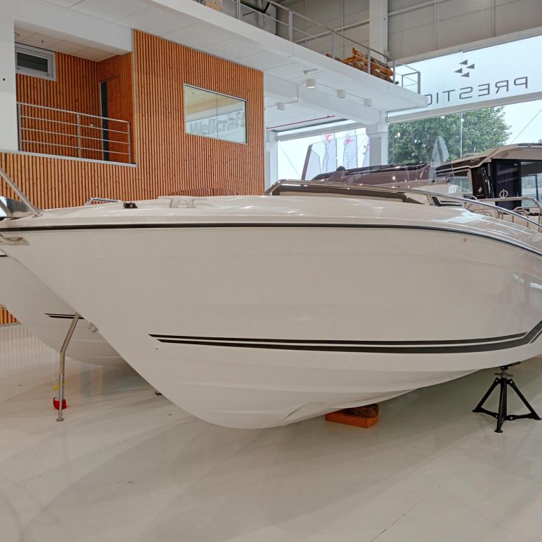 JEANNEAU CAP CAMARAT 7.5 CC SERIE 3